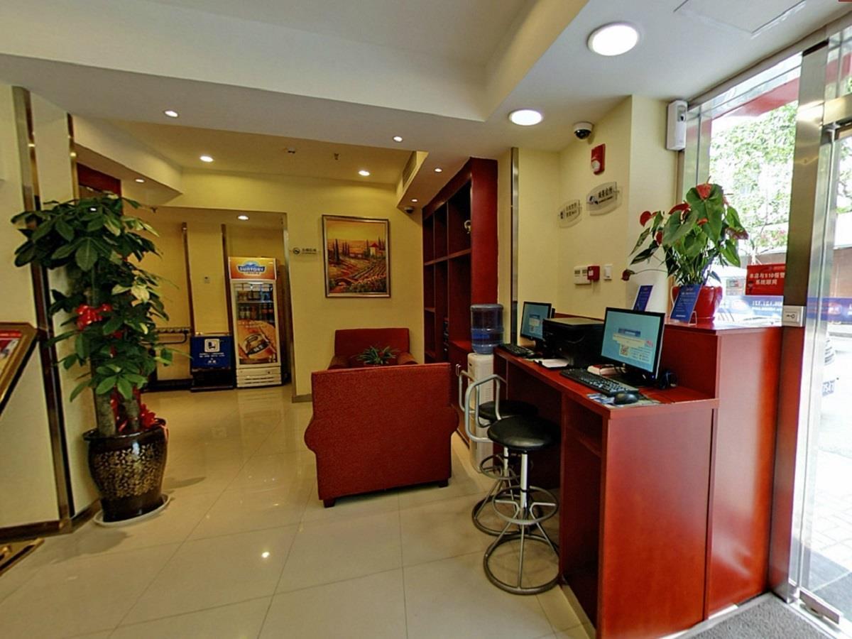 Hanting Express Shanghai Middle Sichuan Road Exterior photo